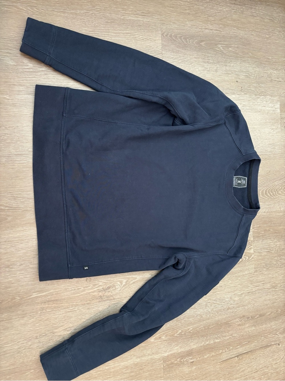 On Running Men's Crew Sweatshirt - Dark Navy
